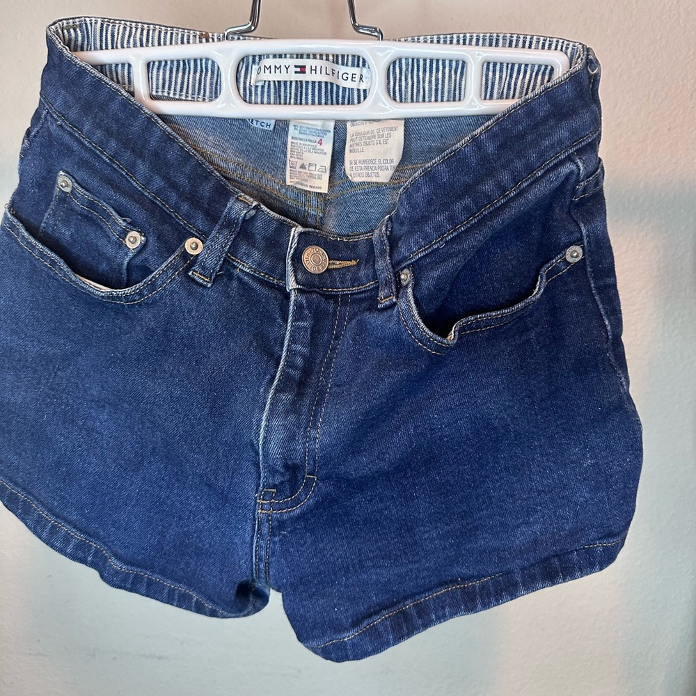 Tommy Hilfiger shorts size 4